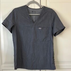 FIGS Gray Scrub Top (M)